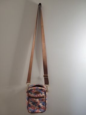 Bioworld Disney Stitch Tropical Leaf Print Crossbody Bag